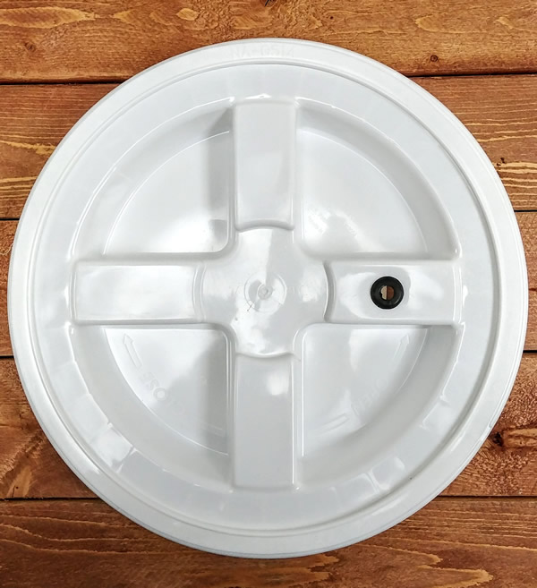 How to make a fermentation lock on a bucket lid