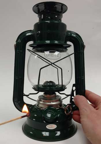 how do you light a lantern