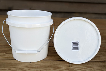 1 Gallon Food Grade Bucket with Snap On Lid