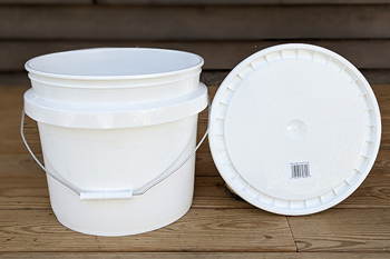3.5 Gallon Food Storage Bucket with Snap On Lid